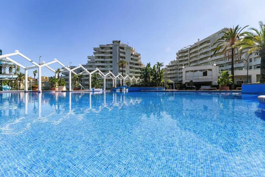 Benal 2bdr Beachfront With Water Park Benalmádena